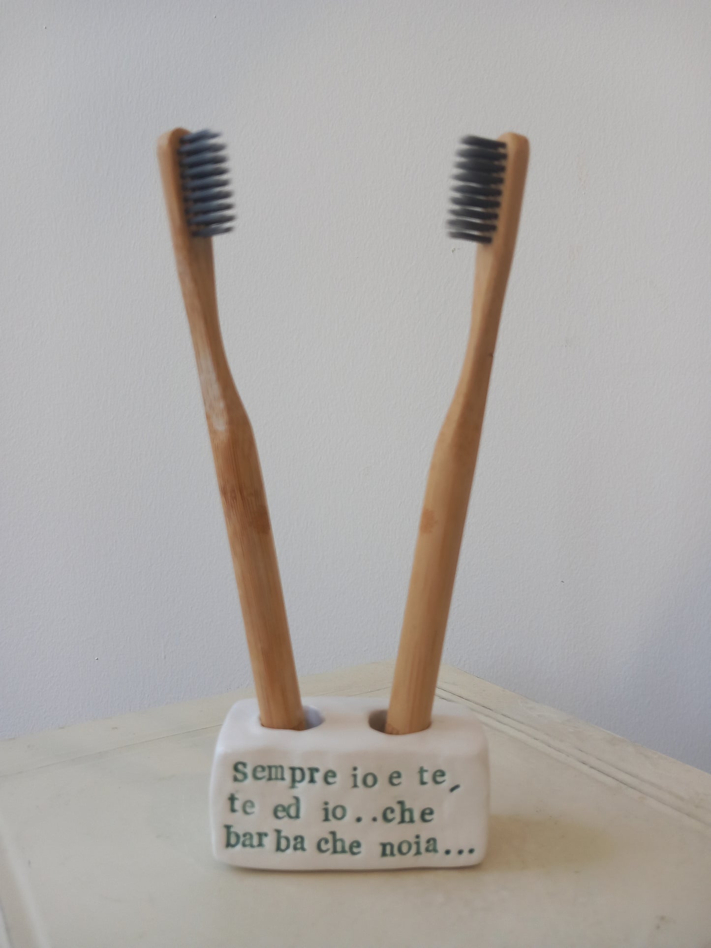 Portaspazzolini "Sempre io e te, te ed io..che barba che noia.." verde