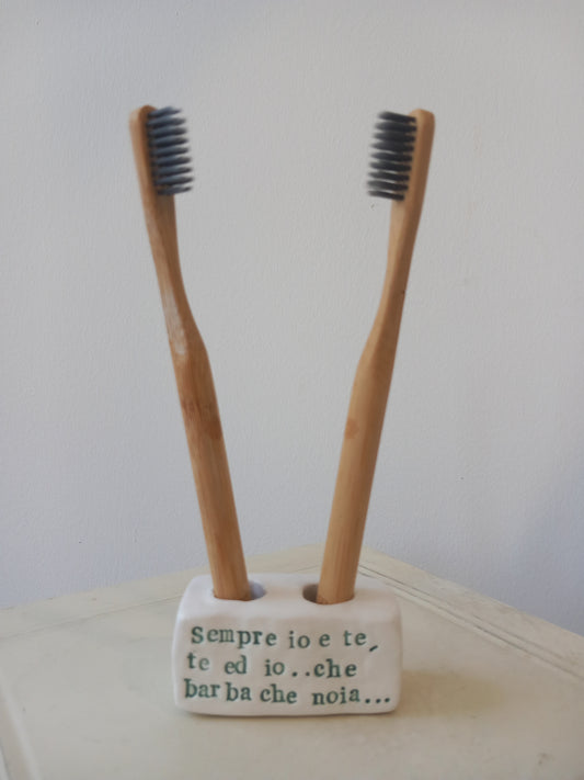 Portaspazzolini "Sempre io e te, te ed io..che barba che noia.." verde